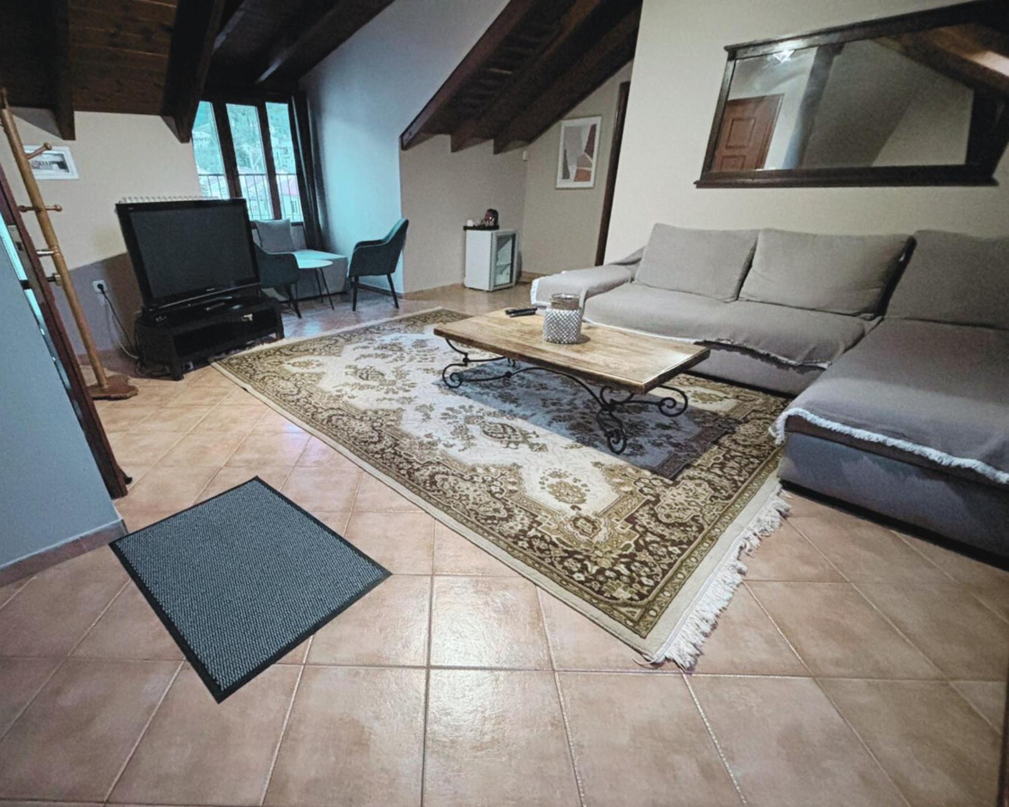 Tzovolos Apartments Καλάβρυτα Εξωτερικό φωτογραφία